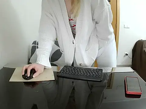 Adelyxveex online show from 12/05/25, 12:43