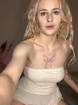 MilaElin online show from 12/03/25, 10:09