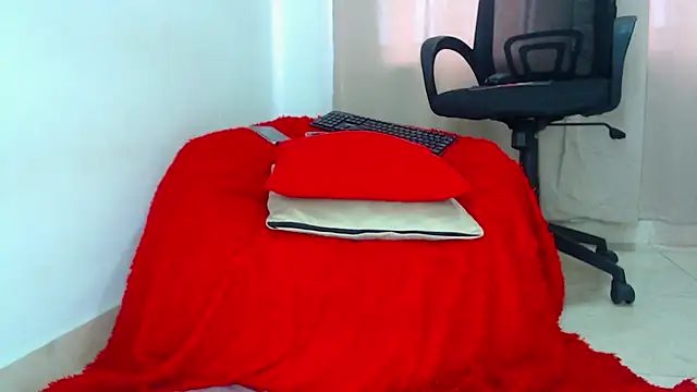 Milytylor online show from 04/01/26, 01:01