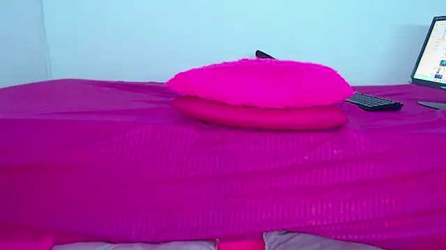 Snapshot of Milytylor chatting on 03/01/26, 02:11 Milytylor online show from 03/01/26, 02:11