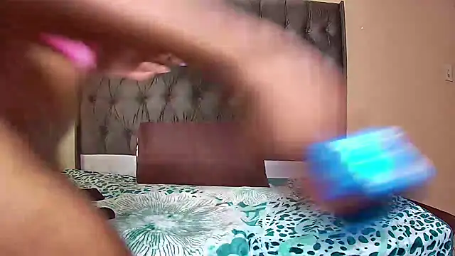 SavageHoney online show from 12/20/25, 03:37