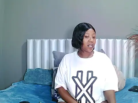 SavageHoney online show from 11/28/25, 07:36