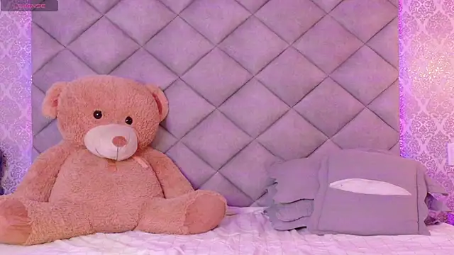 TinyCurlQueen online show from 12/05/25, 07:55