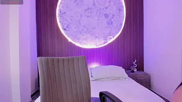 IvannaVolk  online show from 12/18/25, 05:01