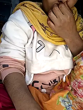 Snapshot of Jhunaki_789 chatting on 01/06/26, 03:32 Jhunaki 789 online show from 01/06/26, 03:32