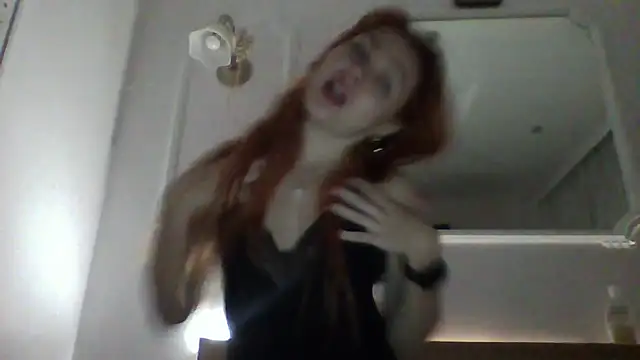 Snapshot of redfoxLaya chatting on 11/25/25, 09:37 redfoxLaya online show from 11/25/25, 09:37