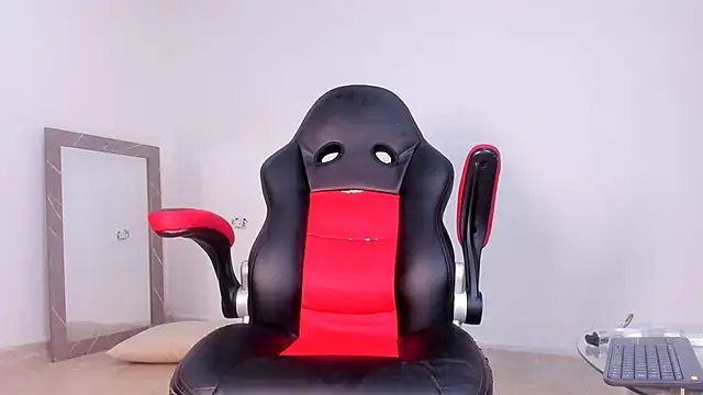 Snapshot of Noah_Katz chatting on 01/06/26, 05:00 Noah Katz online show from 01/06/26, 05:00