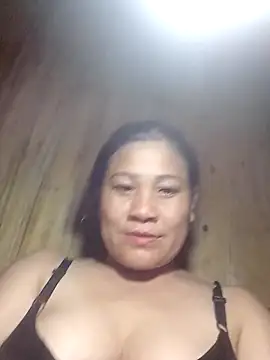 Snapshot of hey-bana chatting on 12/04/25, 12:37 hey-bana online show from 12/04/25, 12:37