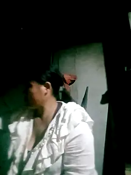 Snapshot of hey-bana chatting on 12/17/25, 03:50 hey-bana online show from 12/17/25, 03:50