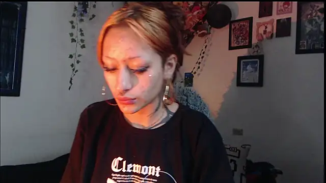 Layla quinn online show from 06/07/26, 12:32