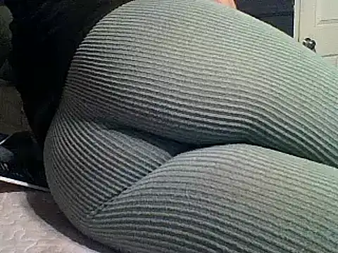 xxxenzo1 online show from 04/04/26, 08:37