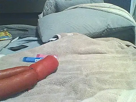 xxxenzo1 online show from 11/01/25, 02:51