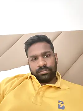 Snapshot of rara0728 chatting on 12/17/25, 04:23 rara0728 online show from 12/17/25, 04:23