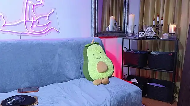 MightyLaura1 online show from 04/14/26, 12:04