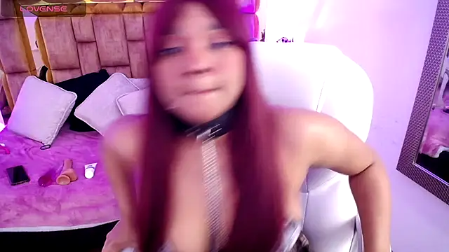 Scarlett Vixen  online show from 11/28/25, 01:06