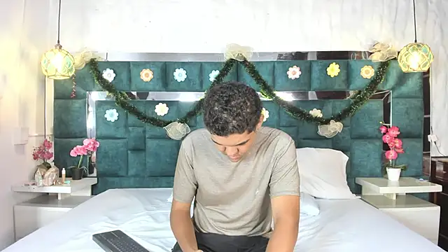  bonnyandclyde online show from 12/16/25, 11:36