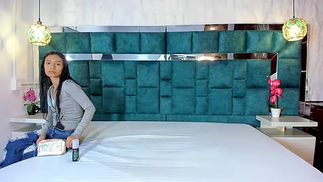  bonnyandclyde online show from 01/18/26, 12:30