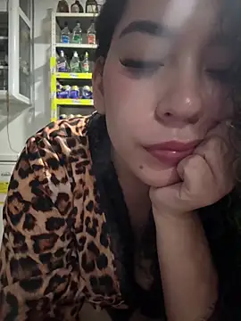 Snapshot of VictoriaaRose chatting on 12/19/25, 05:32 VictoriaaRose online show from 12/19/25, 05:32