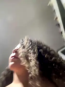 Snapshot of VictoriaaRose chatting on 11/26/25, 02:44 VictoriaaRose online show from 11/26/25, 02:44