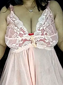 Curvy Pooja online show from 04/09/26, 04:35