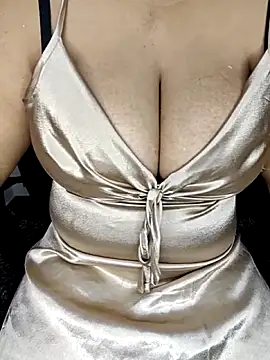 Curvy Pooja online show from 04/07/26, 07:21