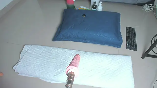 sophie 1  online show from 02/06/26, 02:51