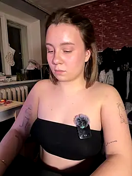 Annahylio online show from 11/30/25, 06:30