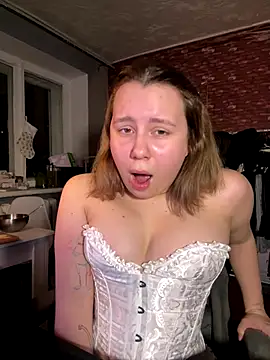 Annahylio online show from 11/26/25, 08:09