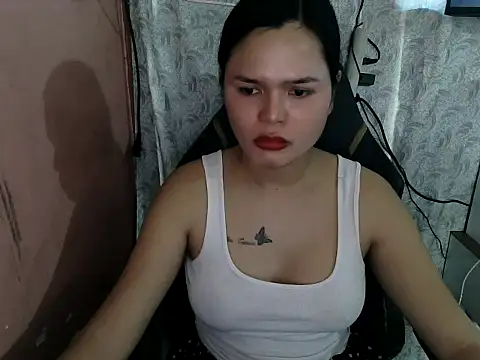 Snapshot of urSweetheart chatting on 02/11/26, 12:54 urSweetheart online show from 02/11/26, 12:54