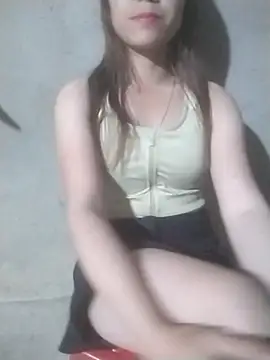 tieutam122 online show from 12/19/25, 12:40