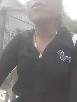 tieutam122 online show from 12/03/25, 07:41