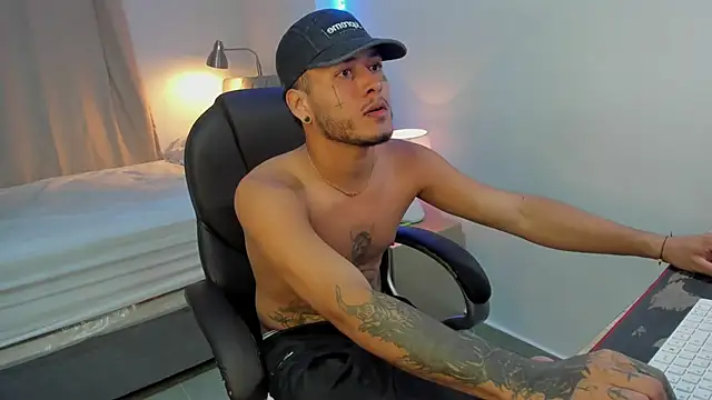 master evil07 online show from 11/30/25, 03:40