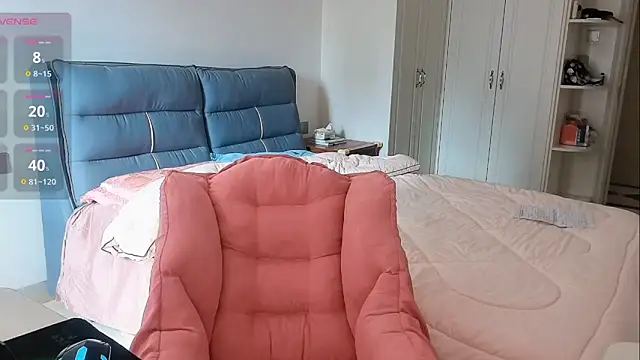 Snapshot of Huiwen163 chatting on 12/16/25, 04:28 Huiwen163 online show from 12/16/25, 04:28