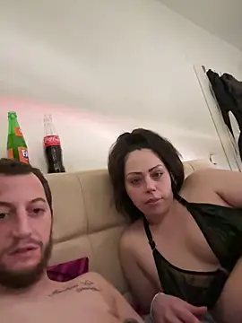 Snapshot of AlessiaMarco chatting on 12/16/25, 09:52 AlessiaMarco online show from 12/16/25, 09:52