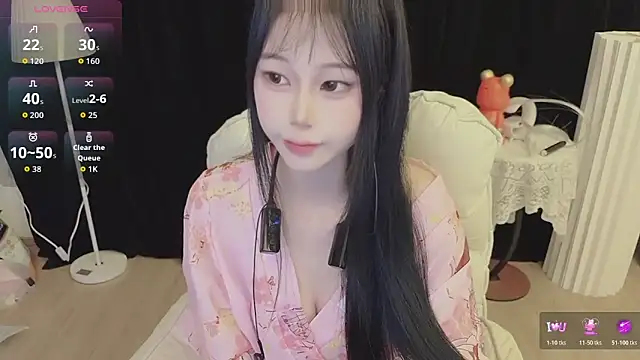 Snapshot of -Annababy chatting on 06/26/26, 02:01 -Annababy online show from 06/26/26, 02:01