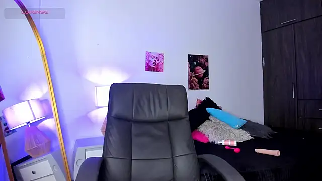 camila hott69  online show from 03/28/26, 03:07