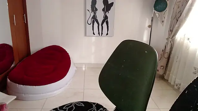 vivian-milf online show from 11/30/25, 12:17