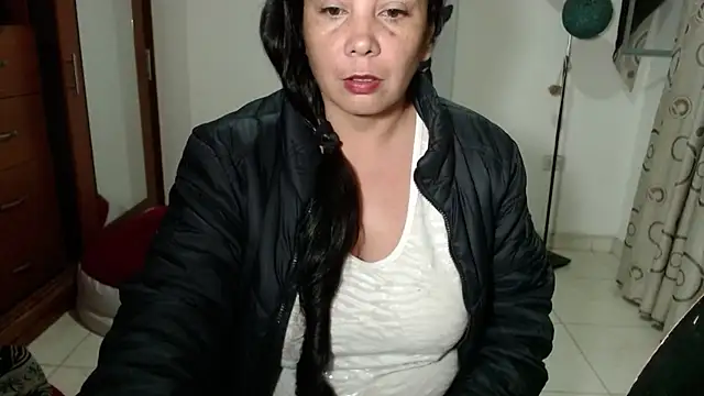vivian-milf online show from 05/08/26, 02:26