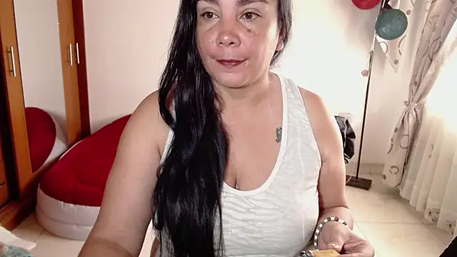 vivian-milf online show from 11/27/25, 01:11