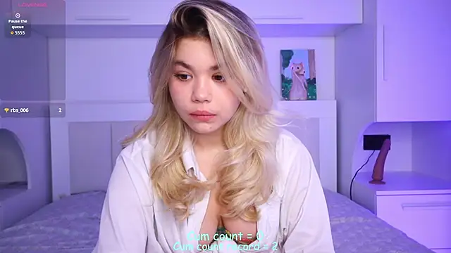 Snapshot of niimoo chatting on 12/17/25, 05:01 niimoo online show from 12/17/25, 05:01