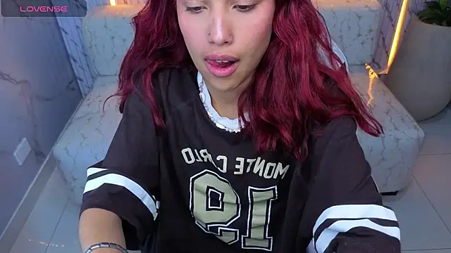 Saphire Tx online show from 12/22/25, 01:33