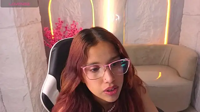 Saphire Tx online show from 11/27/25, 01:11