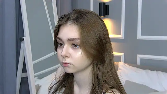 NatalieCroft online show from 12/05/25, 06:12