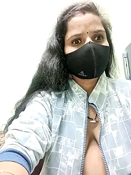 Snapshot of kajal-tanu chatting on 12/18/25, 03:49 kajal-tanu online show from 12/18/25, 03:49