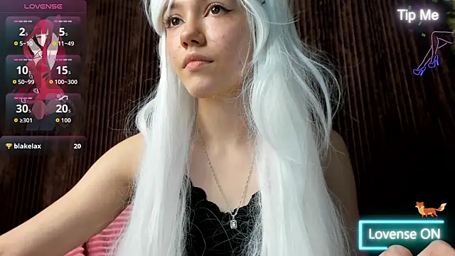 Snapshot of MissKotomissCat chatting on 12/02/25, 07:48 MissKotomissCat online show from 12/02/25, 07:48