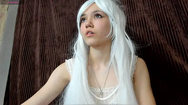 Snapshot of MissKotomissCat chatting on 11/29/25, 01:39 MissKotomissCat online show from 11/29/25, 01:39