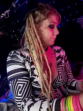 Horny hippie online show from 10/28/25, 10:41