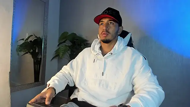 Snapshot of Brand_Collins chatting on 02/08/26, 11:30 Brand Collins online show from 02/08/26, 11:30