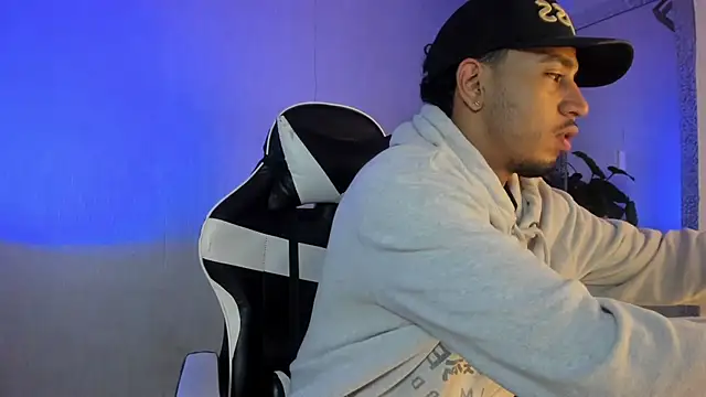 Snapshot of Brand_Collins chatting on 02/21/26, 11:34 Brand Collins online show from 02/21/26, 11:34