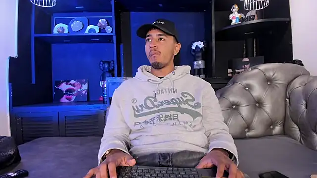 Snapshot of Brand_Collins chatting on 02/18/26, 11:28 Brand Collins online show from 02/18/26, 11:28